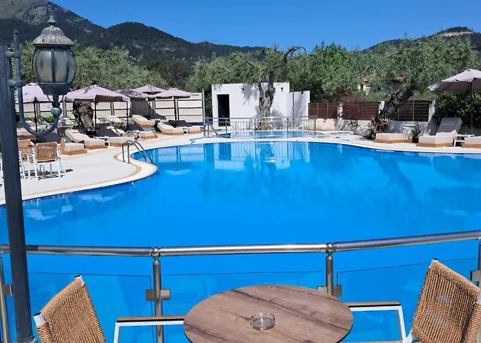 Ocean Beach Hotel 4*