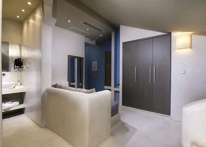 Ocean Beach Hotel 4*