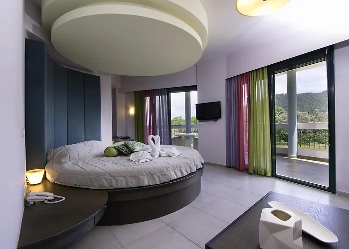 Ocean Beach Hotel 4*