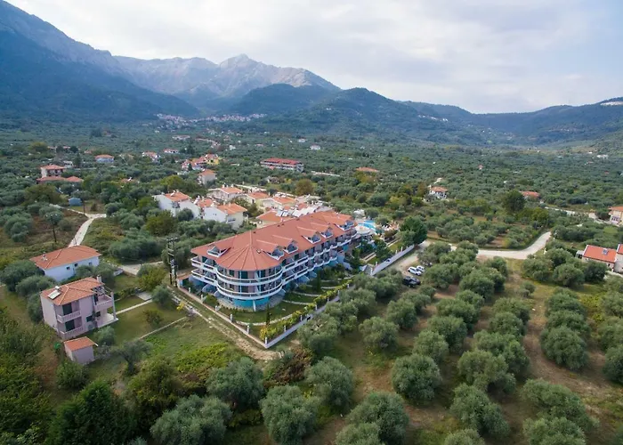 Ocean Beach Hotel 4*