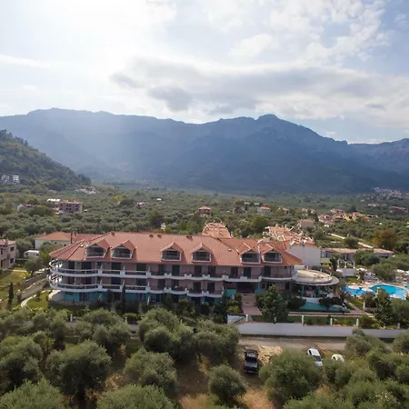 Ocean Beach Hotel 4*